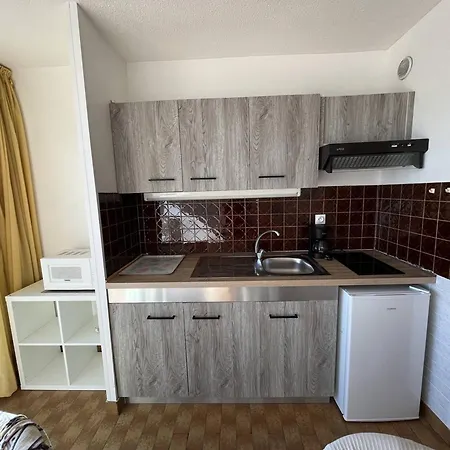 Studio Cabine Au Cap D'agde, 4 Couchages, Terrasse, Parking, Plage A Proximite - Fr-1-249a-40 *