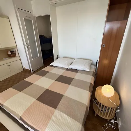 Studio Cabine Au Cap D'agde, 4 Couchages, Terrasse, Parking, Plage A Proximite - Fr-1-249a-40 * Agde