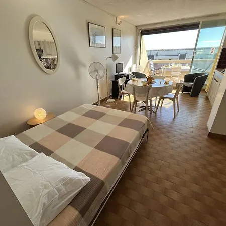 Studio Cabine Au Cap D'agde, 4 Couchages, Terrasse, Parking, Plage A Proximite - Fr-1-249a-40