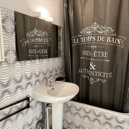 Studio Cabine Au Cap D'agde, 4 Couchages, Terrasse, Parking, Plage A Proximite - Fr-1-249a-40 *